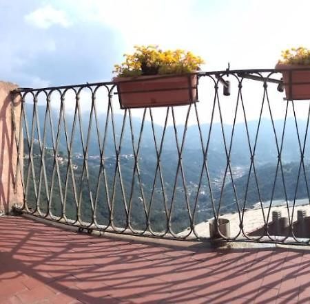 Appartamento Oleandro Montale  Buitenkant foto